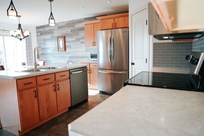 822 28 St, Home with 3 bedrooms, 3 bathrooms and 3 parking in Wainwright AB | Image 35