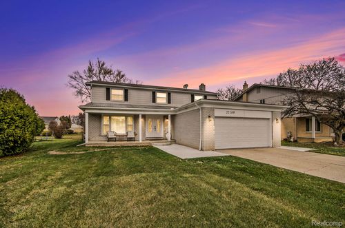 22180 Ivanhoe Ln, Southfield, MI, 48034-5111 | Card Image