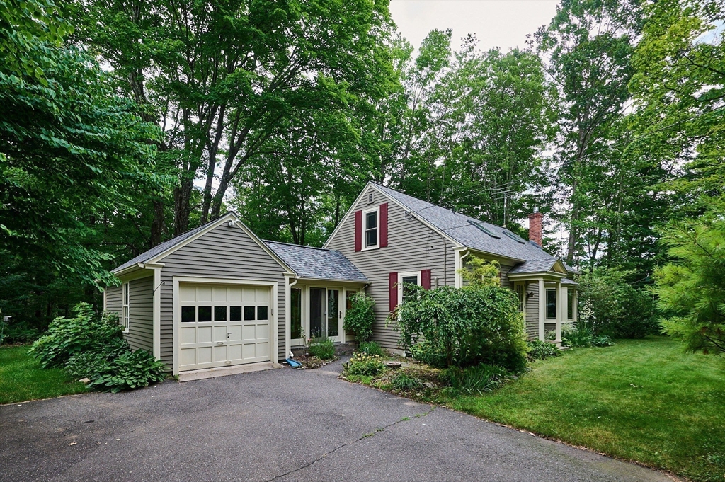 Chesterfield Rd, Leeds, MA 01053