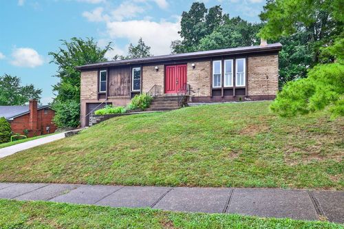 2 Malibu Dr, Highland Heights, KY, 41076-1611 | Card Image
