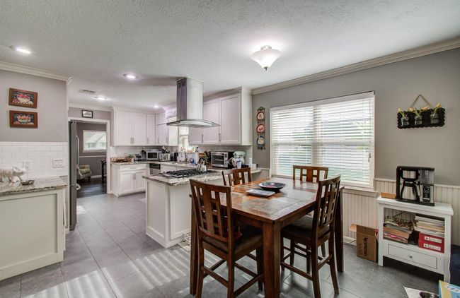 9818 Emnora Ln, House other with 4 bedrooms, 2 bathrooms and 2 parking in Houston TX | Image 14