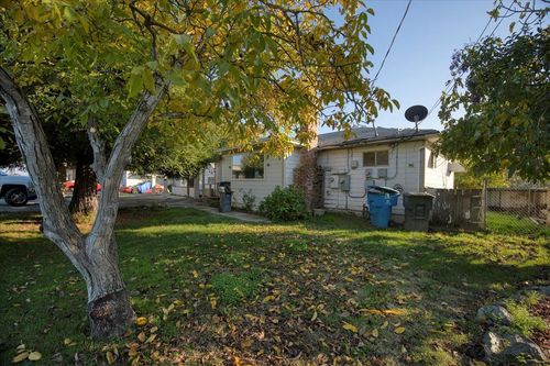 968 Virginia Ave, Olivehurst, CA, 95961-9643 | Card Image