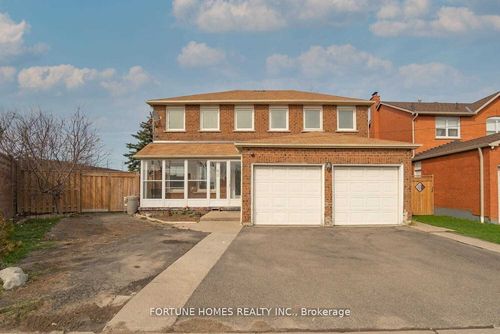 68 Nasmith St, Brampton, ON, L6S4Z5 | Card Image