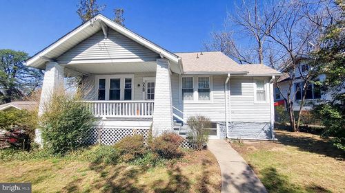 7-228 Manor Cir, TAKOMA PARK, MD, 20912-4556 | Card Image
