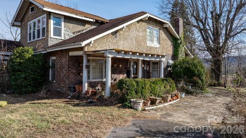 636 Main St E, Valdese, NC, 28690-2918 | Card Image