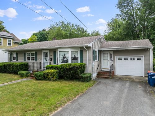 30 Kenney St, New Bedford, MA, 02746-1218 | Card Image
