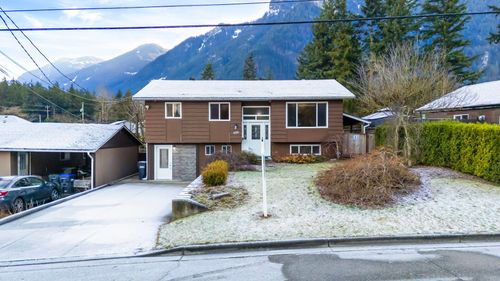 650 Park St, Hope, BC, V0X1L4 | Card Image