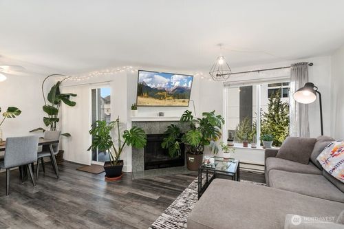 206-4831 Fauntleroy Way Sw, Seattle, WA, 98116-4562 | Card Image