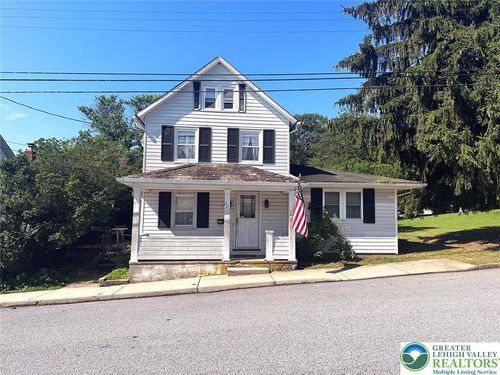 221 Diamond St, Pen Argyl, PA, 18072-1315 | Card Image