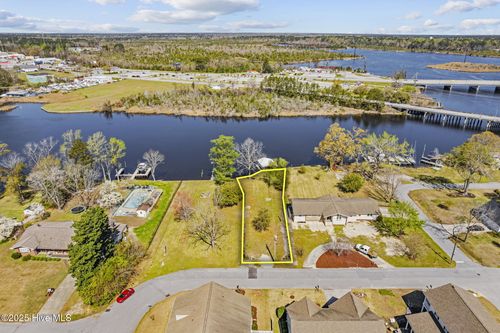 205 Anne St, Jacksonville, NC, 28540-4201 | Card Image