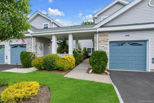 519 Highland Ct, Moriches, NY, 11955-1724 | Card Image