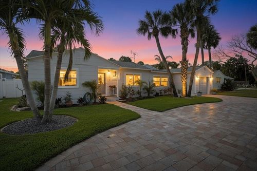 221 41st Ave, ST PETE BEACH, FL, 33706-2613 | Card Image