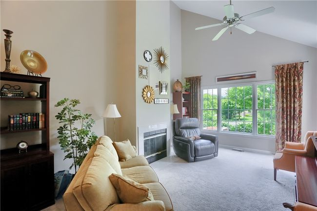 135 Linden Ct, Condo with 3 bedrooms, 3 bathrooms and 2 parking in Seven Fields PA | Image 13