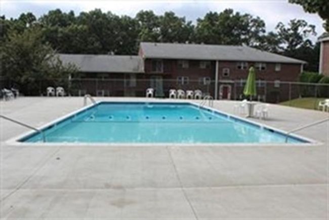 APT-12 - 273 Boston Post Rd E, Condo with 1 bedrooms, 1 bathrooms and 2 parking in Marlborough MA | Image 9