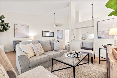 202-906 Camino Real, Redondo Beach, CA, 90277-3310 | Card Image