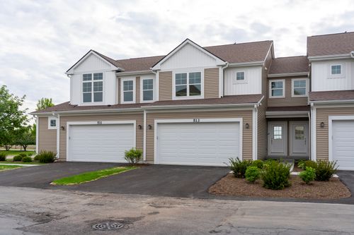 513 Amherst Dr, Sycamore, IL, 60178-8914 | Card Image