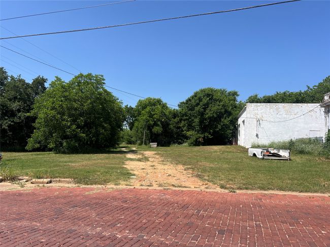 lots behind the buildings | Image 28