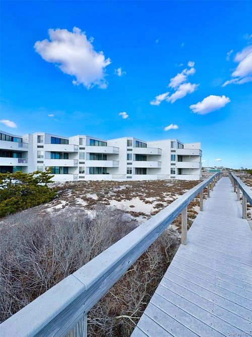 49-253 Dune Rd, Southampton, NY, 11968-4714 | Card Image