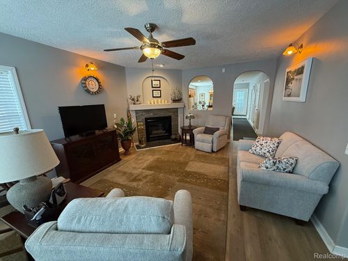 16106 Landcaster Way, Holly Township, MI, 48442 | Card Image