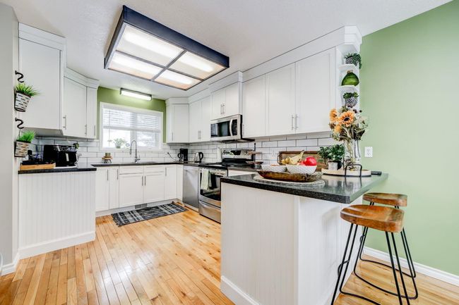 1709 East Hillcrest Drive, House other with 4 bedrooms, 3 bathrooms and null parking in Hillcrest AB | Image 12