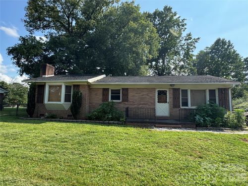 805 Furman St, Dallas, NC, 28034-7680 | Card Image