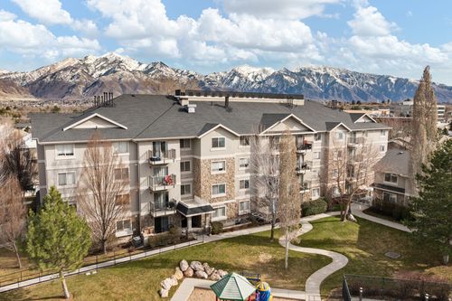 unit-213-1230 E Privet Dr, Cottonwood Heights, UT, 84121-7619 | Card Image