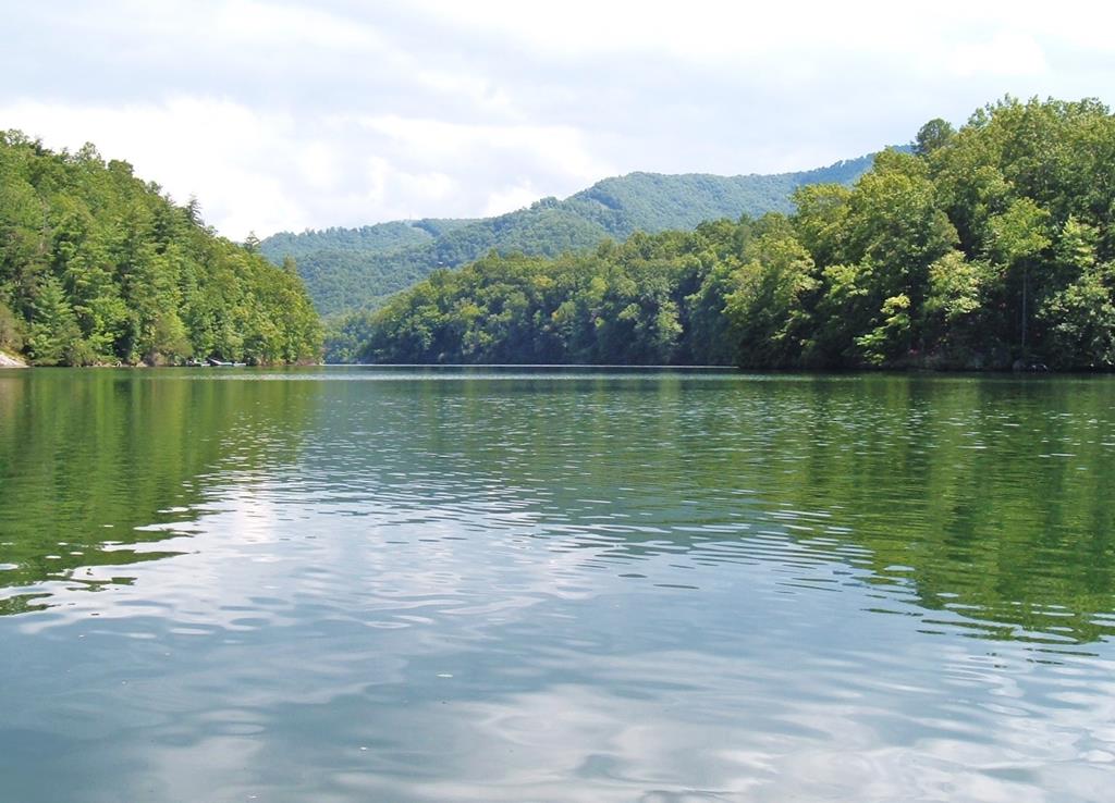 Land in Tuckasegee