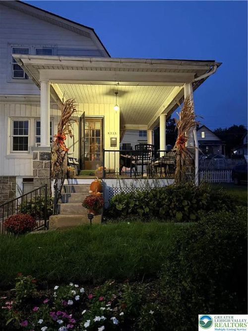 4335 10th Ave, TEMPLE, PA, 19560-1820 | Card Image