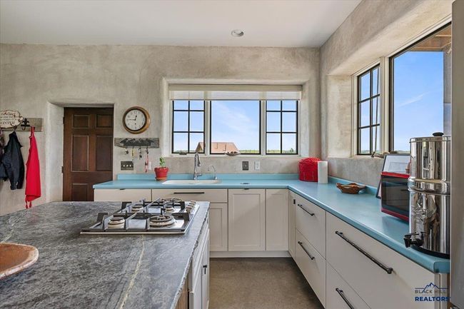 11077 Ridge Rd, House other with 1 bedrooms, 2 bathrooms and null parking in Belle Fourche SD | Image 6