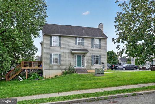 601 Abbe Ct, Freemansburg, PA, 18017-6307 | Card Image