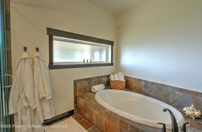 86 Sunrise Ct, House other with 5 bedrooms, 5 bathrooms and null parking in Glenwood Springs CO | Image 21