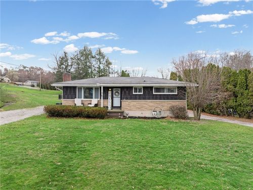 182 Chapel Dr, Ellwood City, PA, 16117-5004 | Card Image