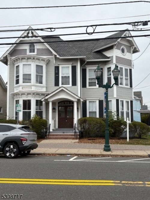 30 W Somerset St, Raritan, NJ, 08869-2078 | Card Image