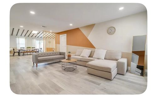 13941 Bee St, Farmers Branch, TX, 75234-3473 | Card Image