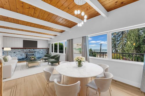 472 Crestwood Ave, North Vancouver, BC, V7N3C3 | Card Image