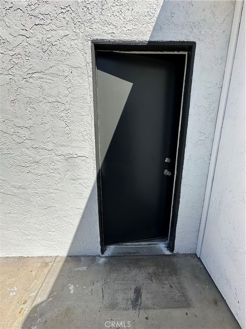 a-304 W Cedar St, Compton, CA, 90220-2111 | Card Image