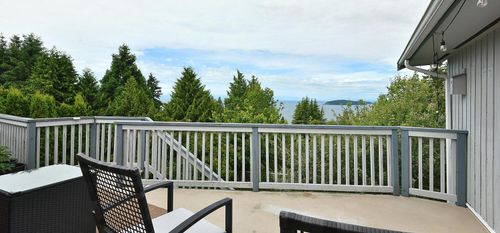 5133 Radcliffe Rd, Sechelt, BC, V7Z0G5 | Card Image