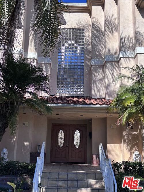 9-321 W Queen St, Inglewood, CA, 90301 | Card Image