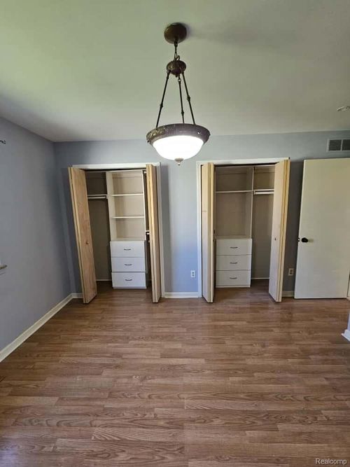 42116 Ehrke Dr, Clinton Twp, MI, 48038-3603 | Card Image