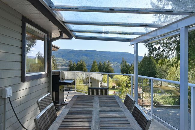 6274 Fairway Avenue, House other with 6 bedrooms, 3 bathrooms and null parking in Sechelt BC | Image 11