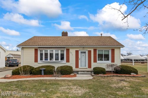 7811 Alexandria Dr, Ira, MI, 48023-2900 | Card Image