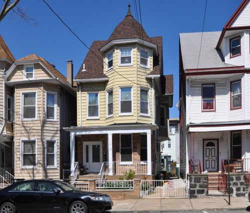 2-40 47th St, Weehawken, NJ, 07086-7104 | Card Image