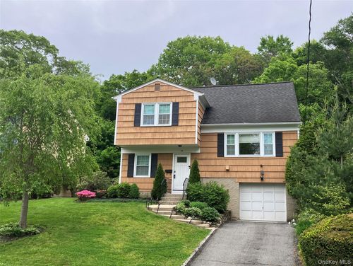 18 Coralyn Ave, White Plains, NY, 10605-3826 | Card Image