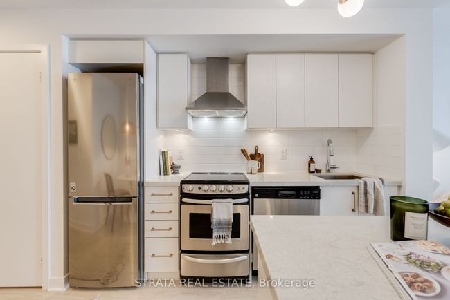 1006 - 58 Orchard View Blvd, Condo with 1 bedrooms, 1 bathrooms and 1 parking in Toronto ON | Image 6