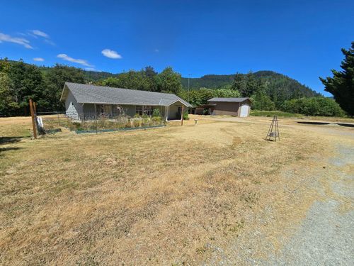 2157 Ferguson Ln, Days Creek, OR, 97429-9714 | Card Image