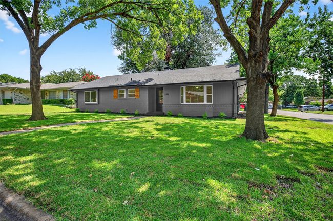 2705 N Ricketts St, House other with 3 bedrooms, 2 bathrooms and null parking in Sherman TX | Image 5