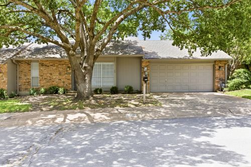 9621 Summerhill Ln, Dallas, TX, 75238-1041 | Card Image