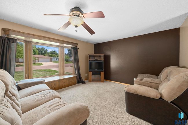 2013 E Sylvan Cir, House other with 4 bedrooms, 2 bathrooms and null parking in Brandon SD | Image 8