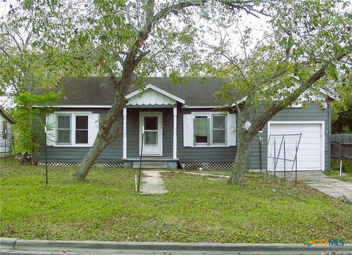 1005 Manor Dr, Victoria, TX, 77901-4070 | Card Image