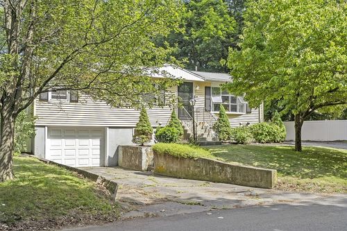 6 Mackin St, Hudson, MA, 01749-1816 | Card Image